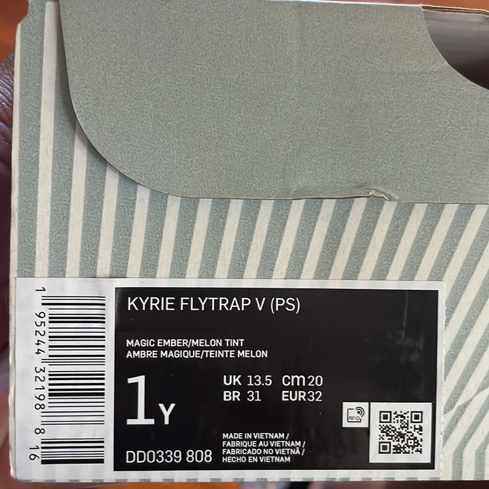 Kids size 1Y Kyrie Flytrap V (Magic Ember/Melon Tint)